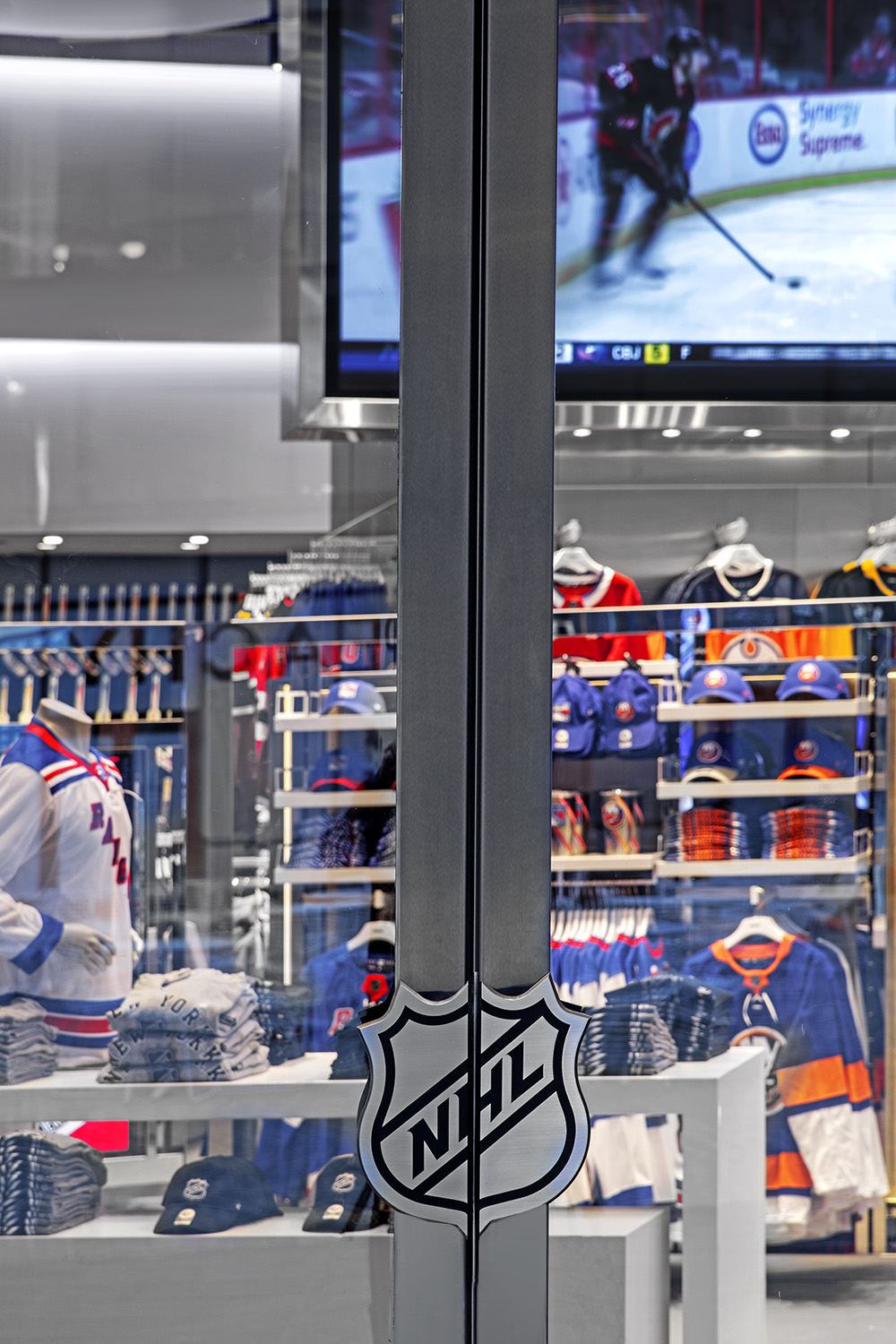 Cutting-edge NHL Shop takes league's retail experience to new